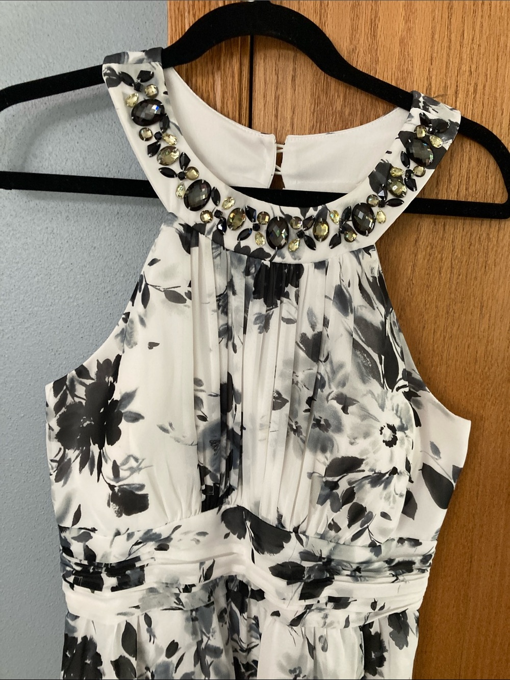 Jessica Howard White and Black Floral Halter Dress with Beaded Neckline